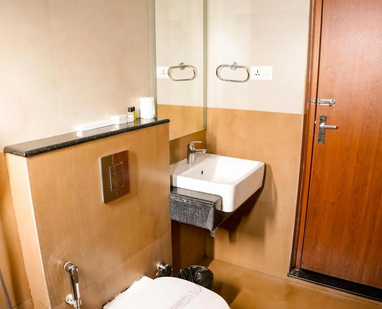 **** Hotel The Lake View Munnar Inde