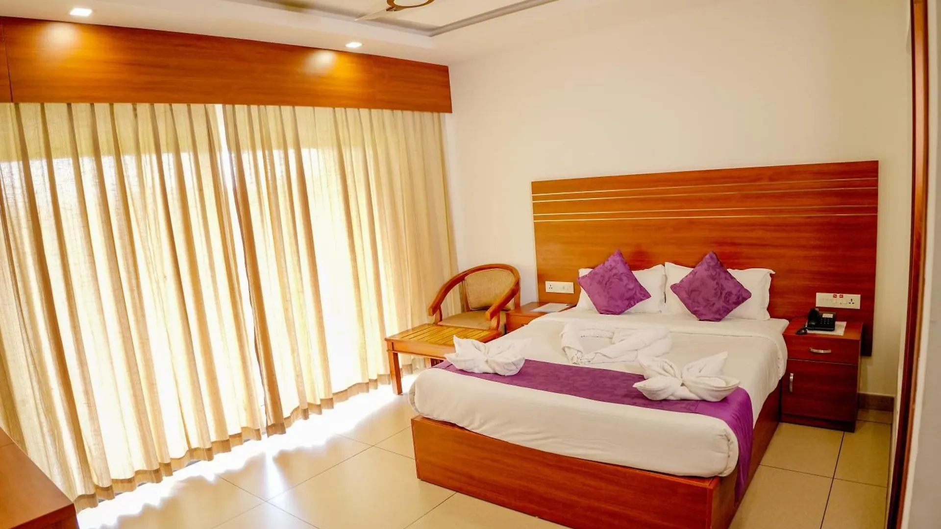 Hotel The Lake View Munnar